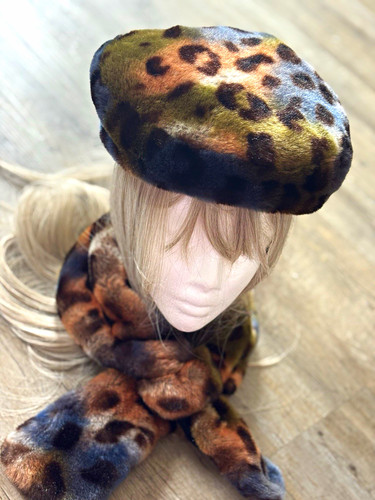 Bigg art hat gallery - art,